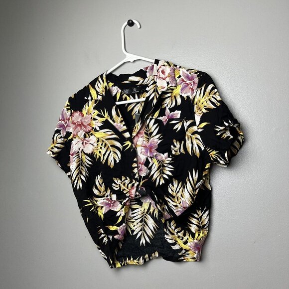 New Volcom Gen Wow Womens Cropped Tropical Floral Shirt Black Size Small - Picture 1 of 6
